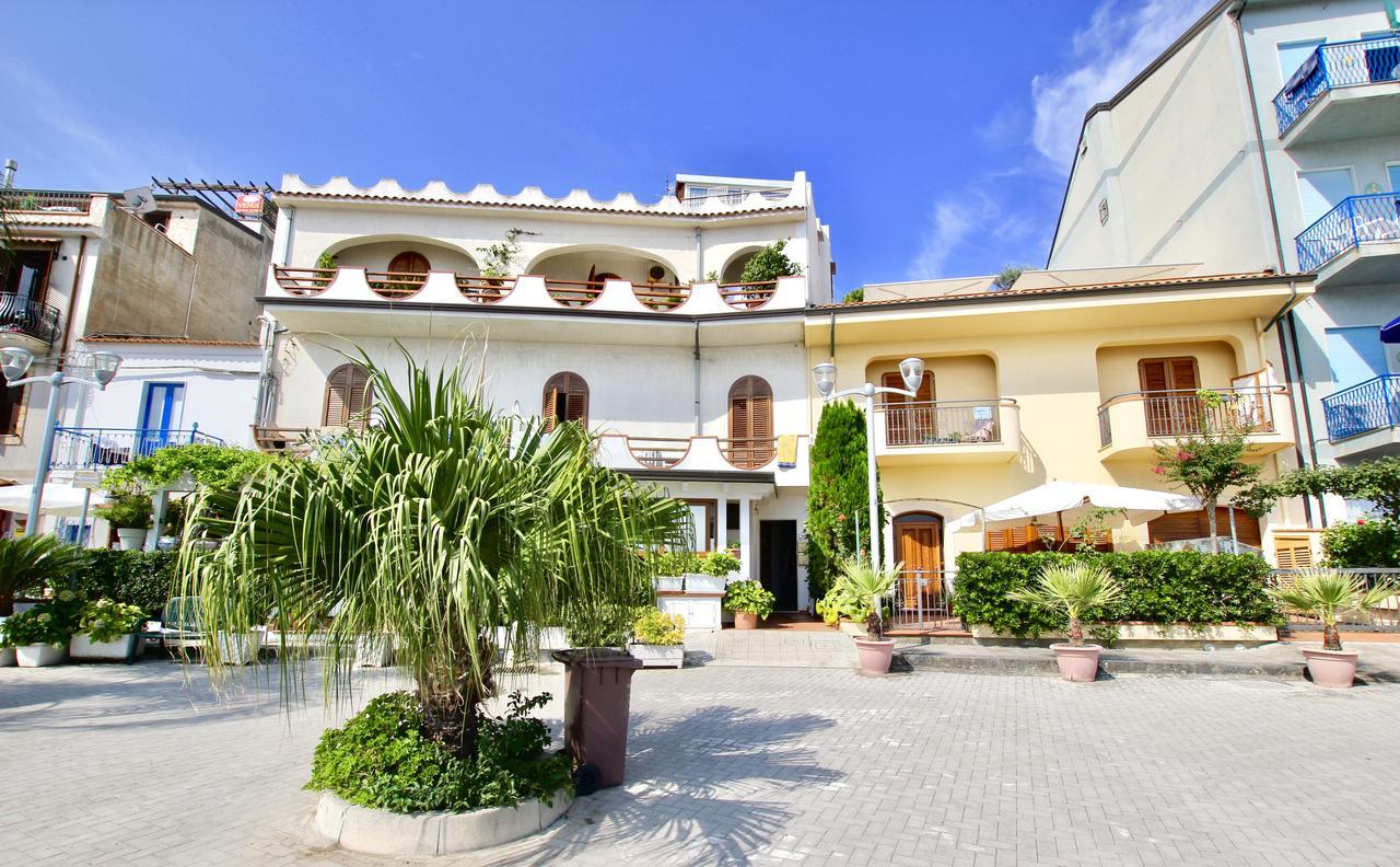Le Case Del Borgo - Perla Capo dʼOrlando Eksteriør billede